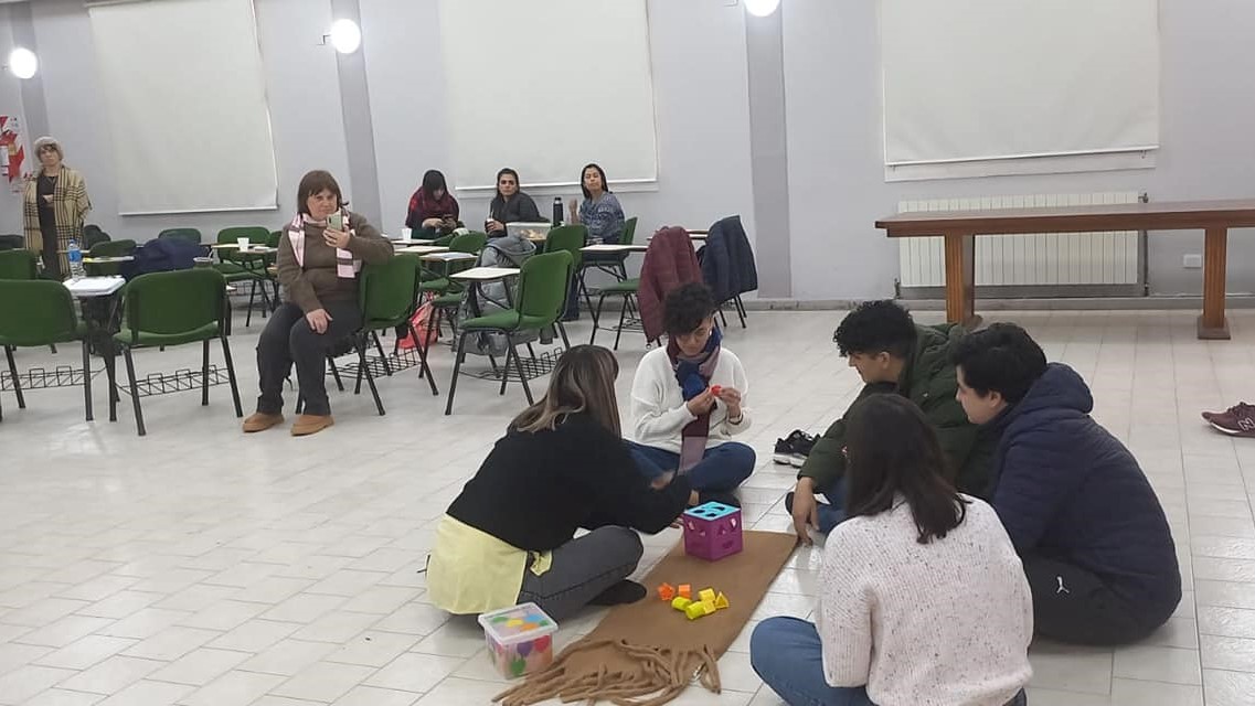 Taller Teórico Práctico ''Hacia el Empoderamiento de las Familias.'' Fundación TEA Santa Cruz